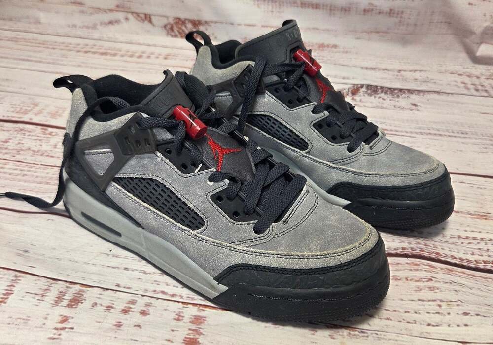 Jordan Spizike Low GS Gray Black Red Sneakers Boys 6.5Y Excellent